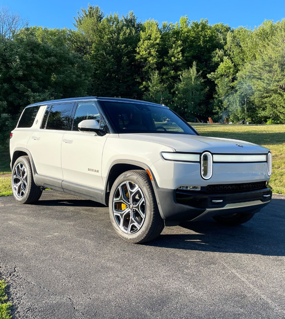 rivian r1s