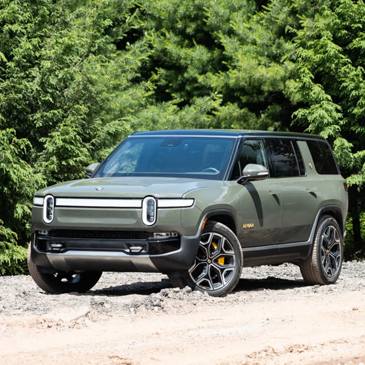 rivian r1s