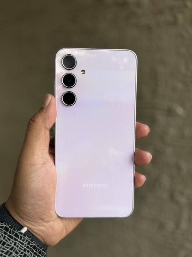 SAMSUNG Galaxy A 35